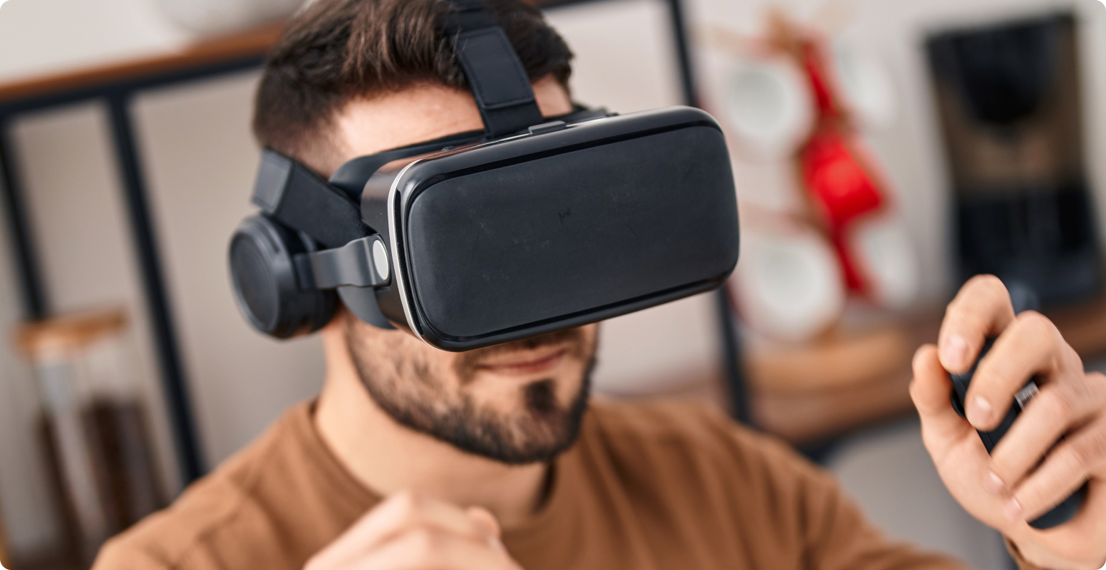 A man in AR/VR set